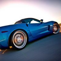 Фотопечать: голубой автомобиль, скорость