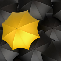 Фотопечать, фон: черные зонты, желтый зонт