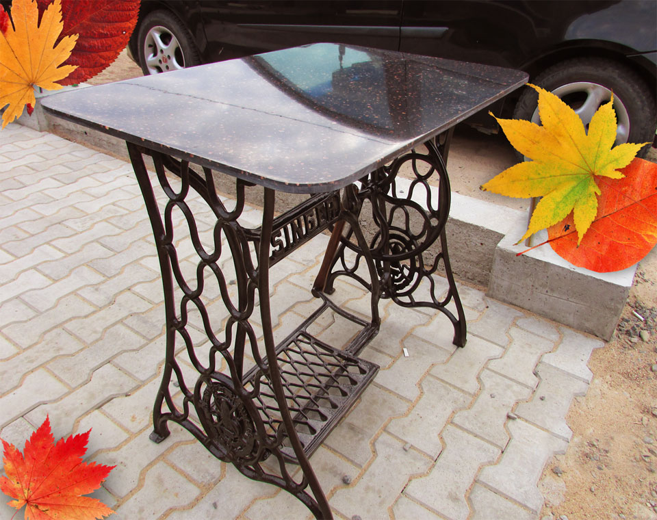 Кофейный столик со столешницей из искусственного камня