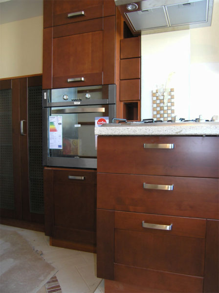 Кухонный шкаф-пенал из массива